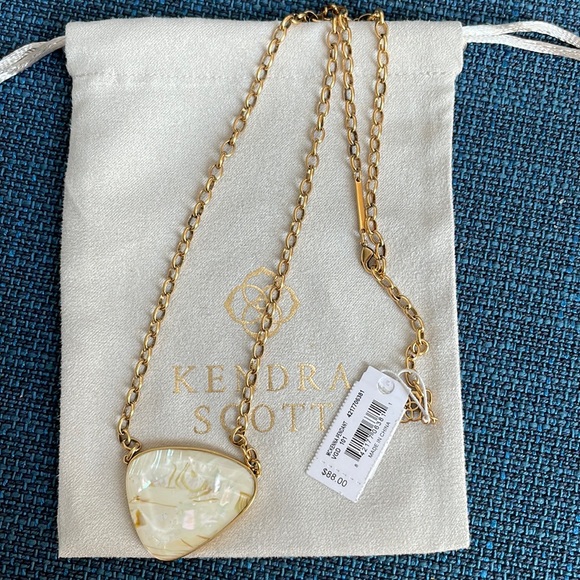 Kendra Scott Abalone Necklace - Picture 3 of 3